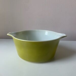 Vintage Pyrex Verde Casserole Baking Dish 474 1 1/2 Quart Chartreuse Green 1960